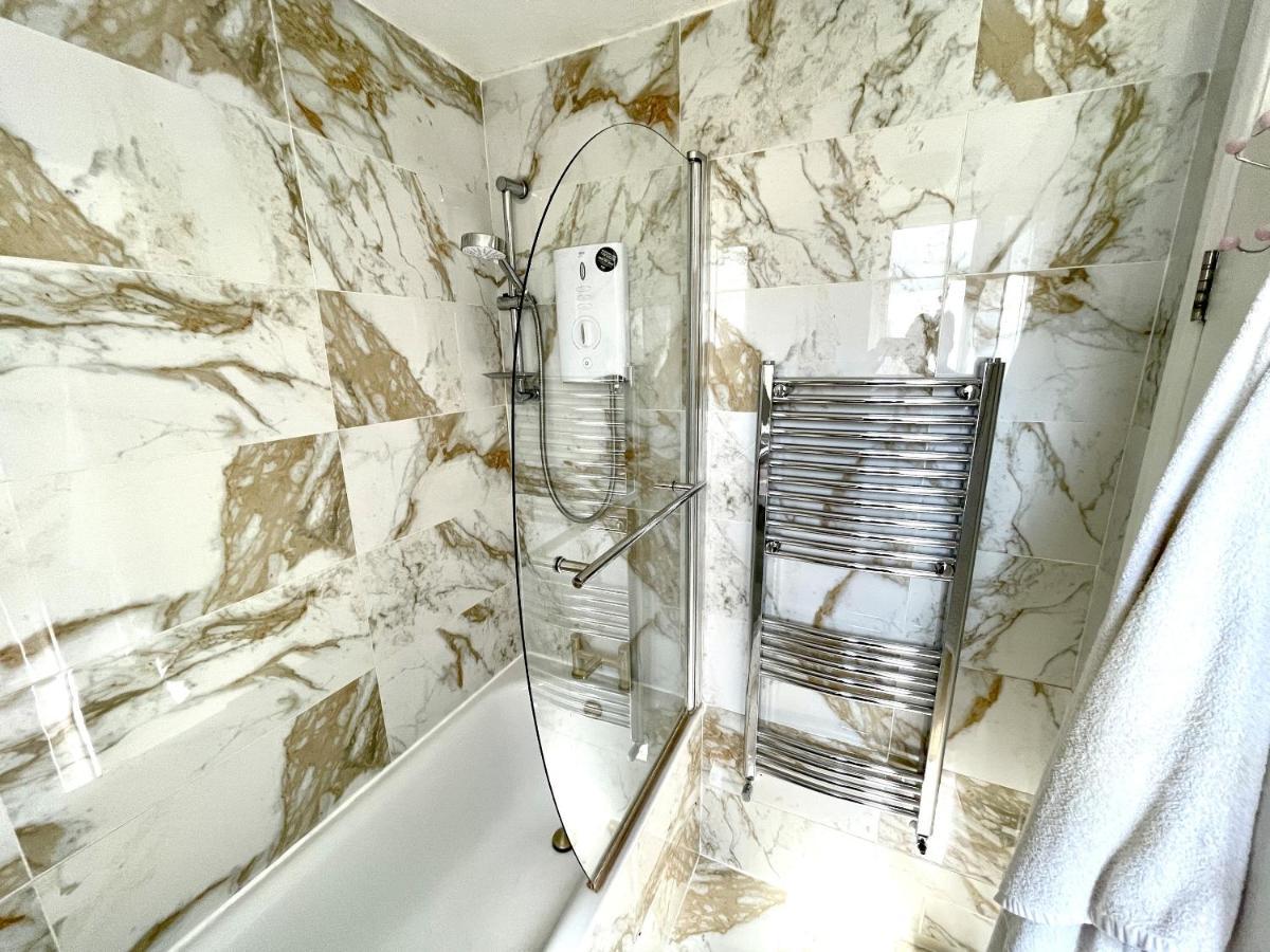 Beautiful 3-Bed Apartment At Swiss Cottage London Kültér fotó