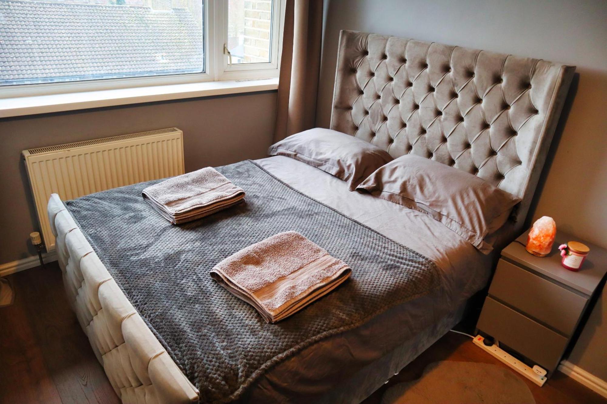 Beautiful 3-Bed Apartment At Swiss Cottage London Kültér fotó